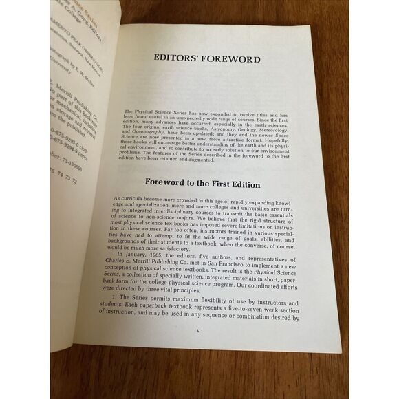 Vintage Science Textbook Astronomy By E.G. Ebbighausen SC 2nd Edition 1971 - Picture 6 of 10